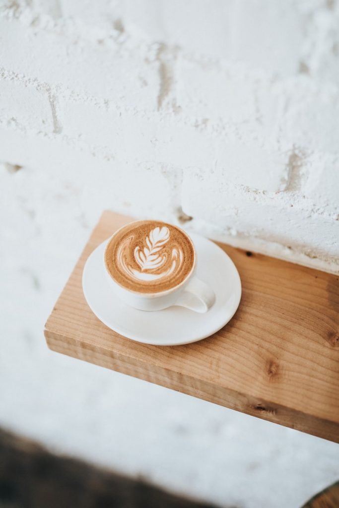 Kaffe latte en populär kaffedryck med italienska rötter